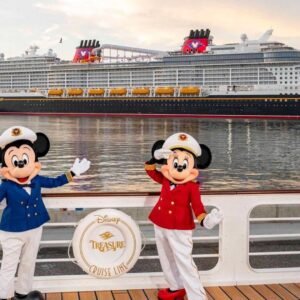 Families enjoying a private La Bufadora sightseeing tour in Ensenada during a Disney Cruise Line stop