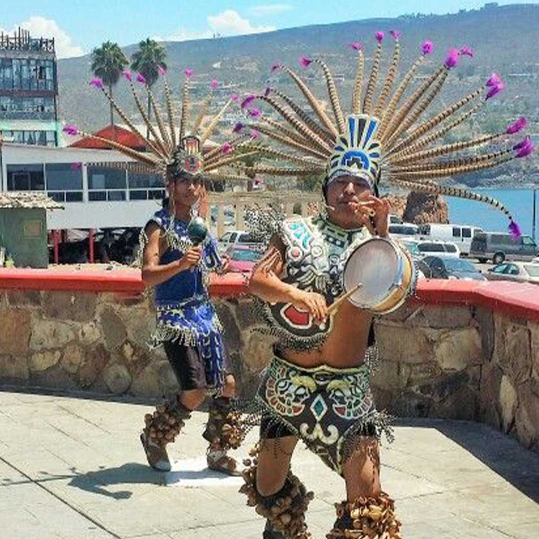 Turistas disfrutando del tour privado a La Bufadora desde Tijuana con guía certificado de La Bufadora Ensenada Tours